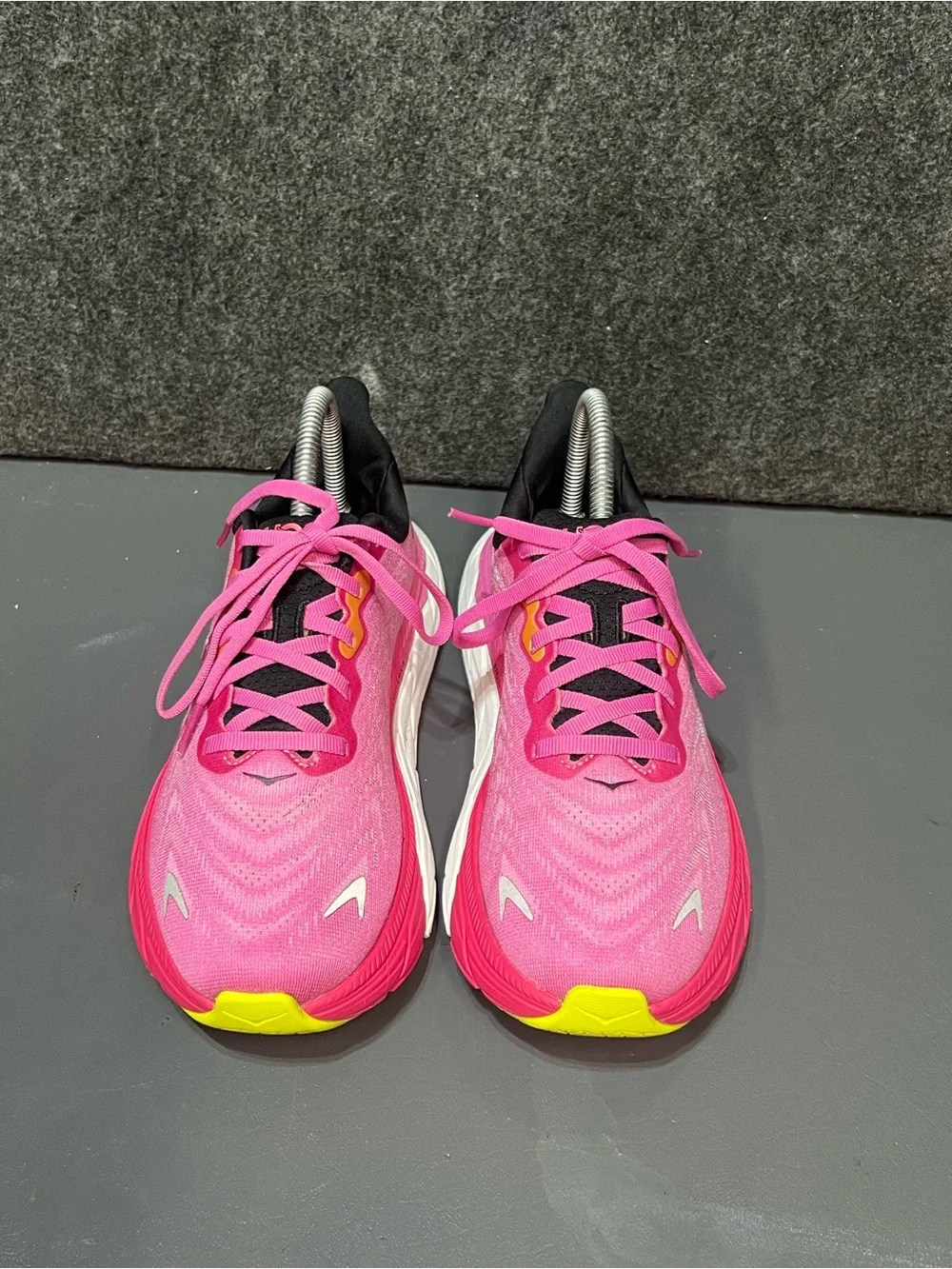 Hoka Women's Arahi 6 Running Shoes Size 7.5